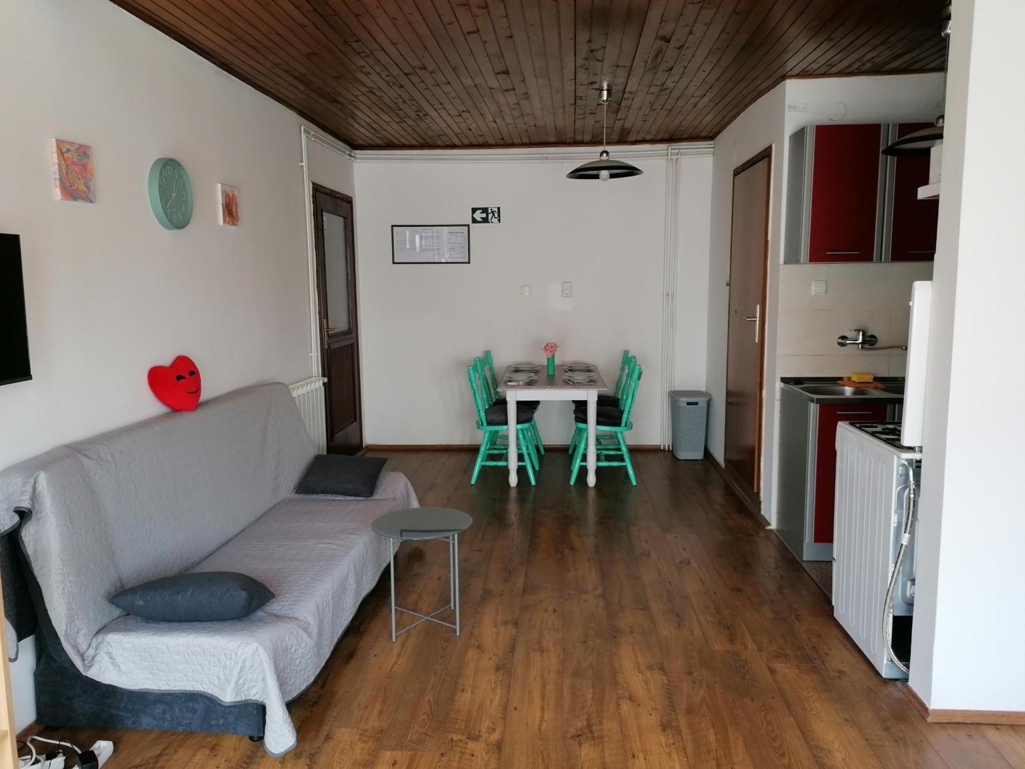 Cozy 1-Bdrm Apt In Dubec, Ideal For Work Or Study Sesvete Exterior foto