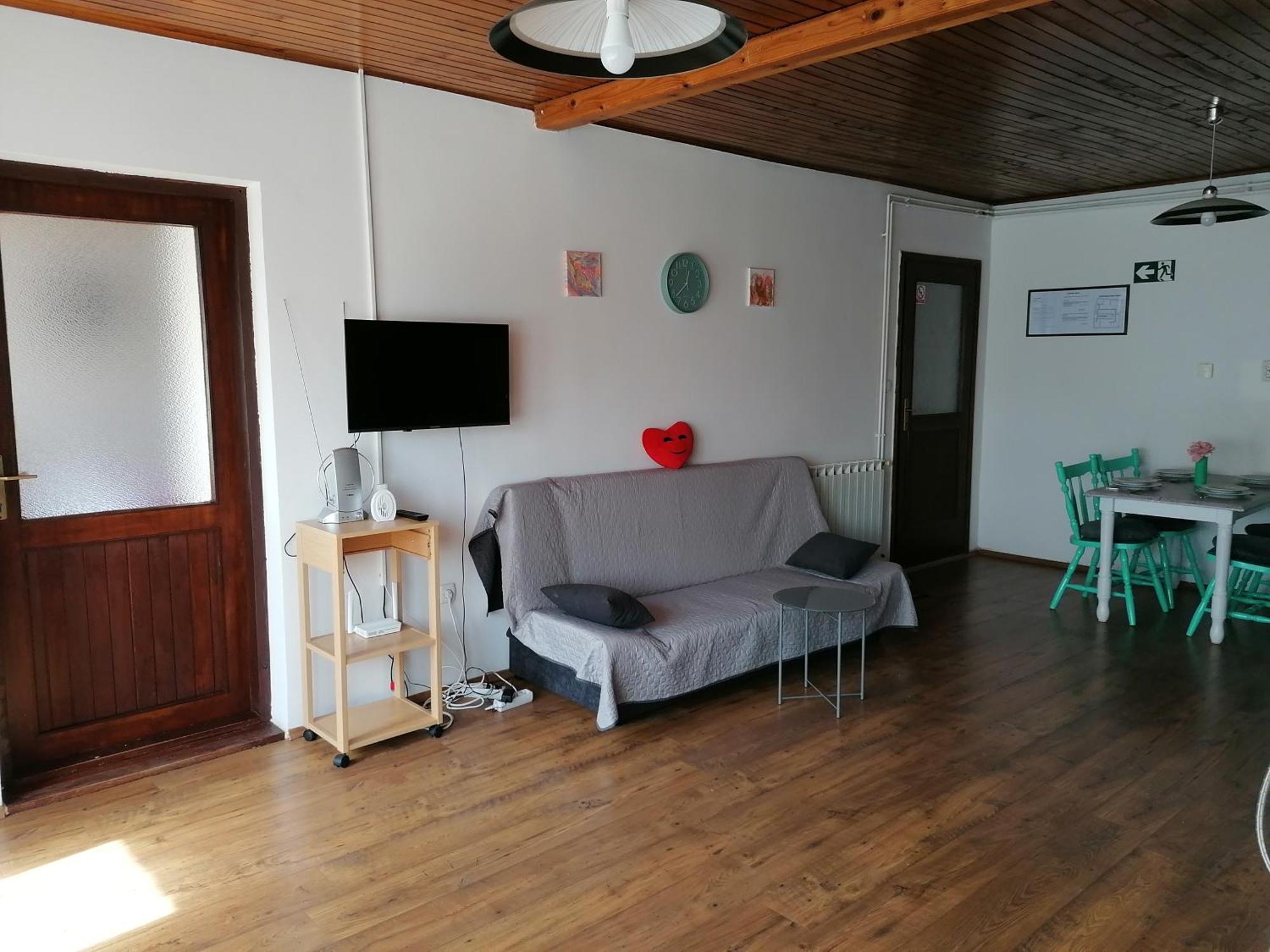 Cozy 1-Bdrm Apt In Dubec, Ideal For Work Or Study Sesvete Exterior foto
