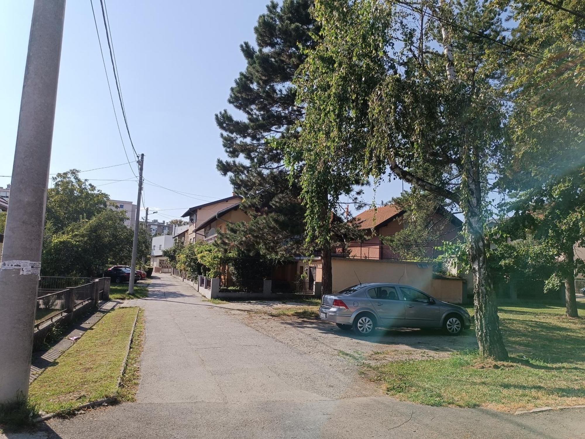Cozy 1-Bdrm Apt In Dubec, Ideal For Work Or Study Sesvete Exterior foto